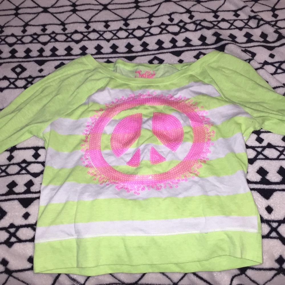 Half sleeve peace shirt and Capri bottoms